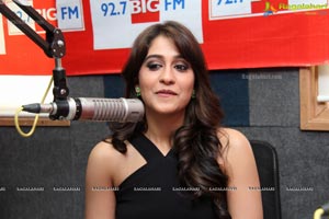 92.7 BIG FM Full Volume