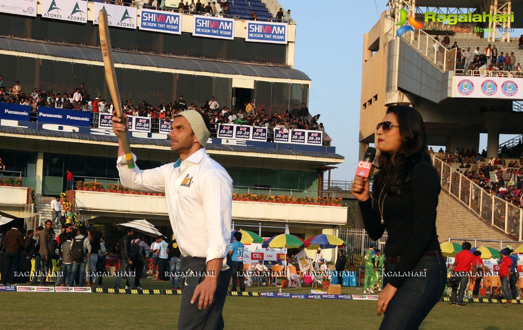 CCL 5 - Mumbai Heroes Vs Kerala Strikers