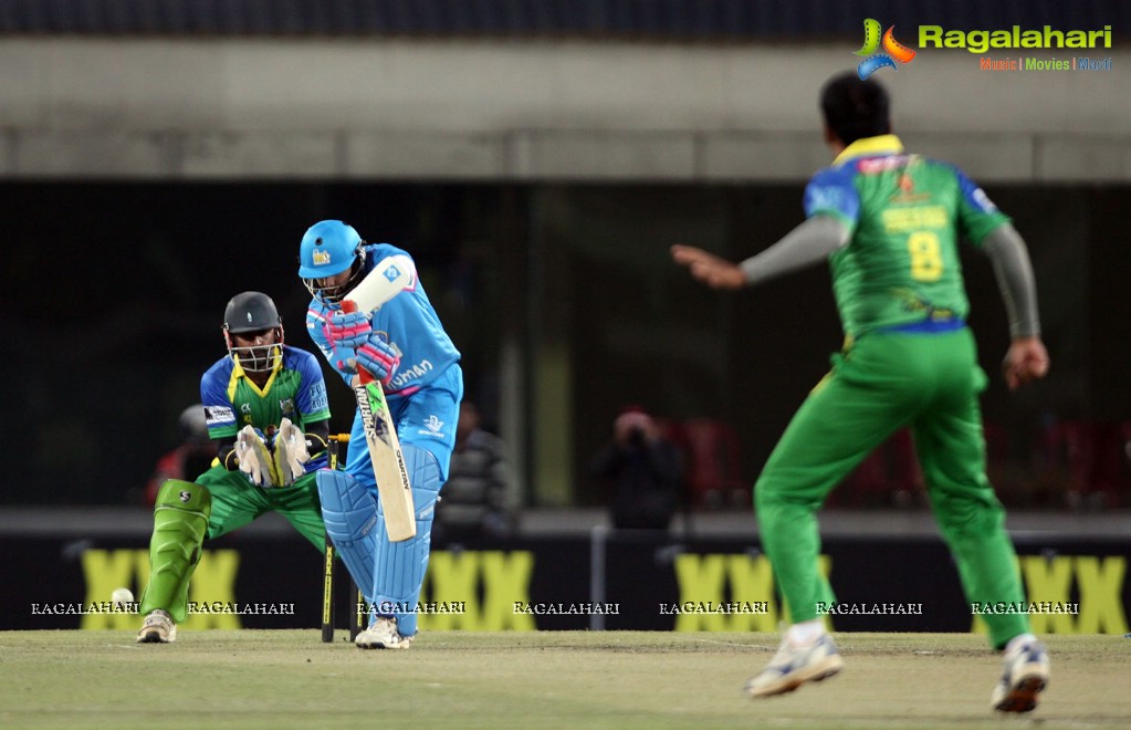 CCL 5 - Mumbai Heroes Vs Kerala Strikers