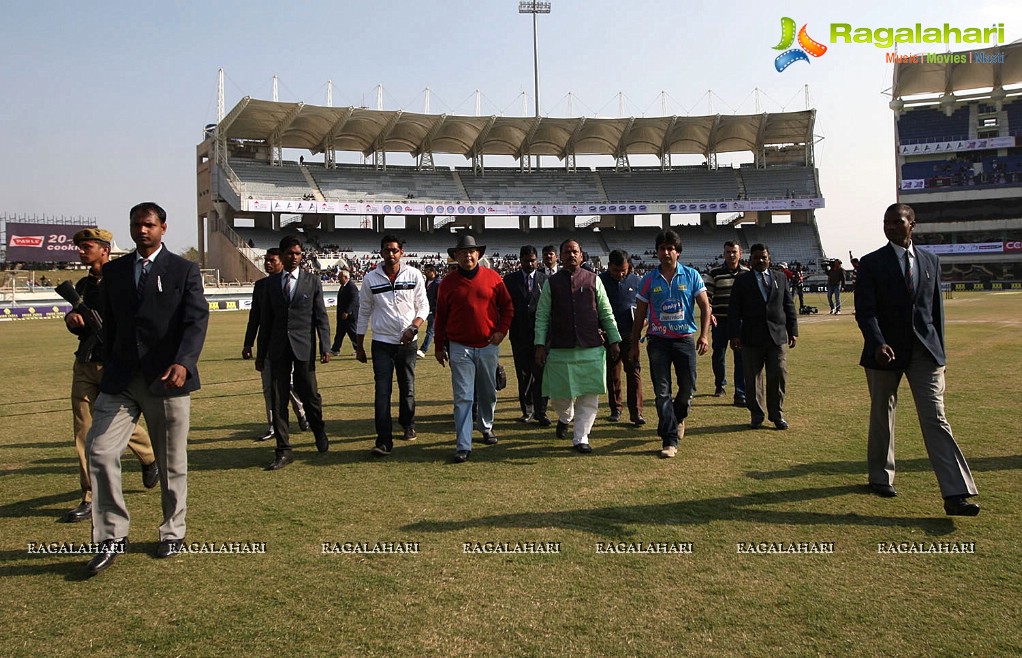 CCL 5 - Mumbai Heroes Vs Kerala Strikers