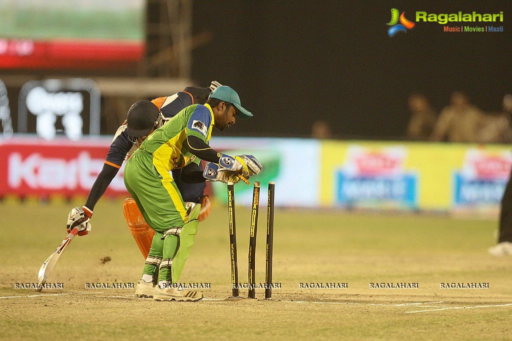 CCL 5 - Kerala Strikers vs Veer Marathi