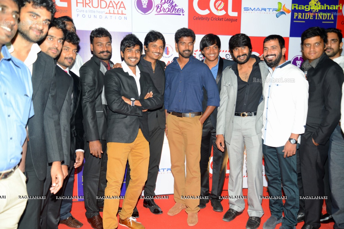 Celebrities at 100 Hearts Red Carpet by CCL