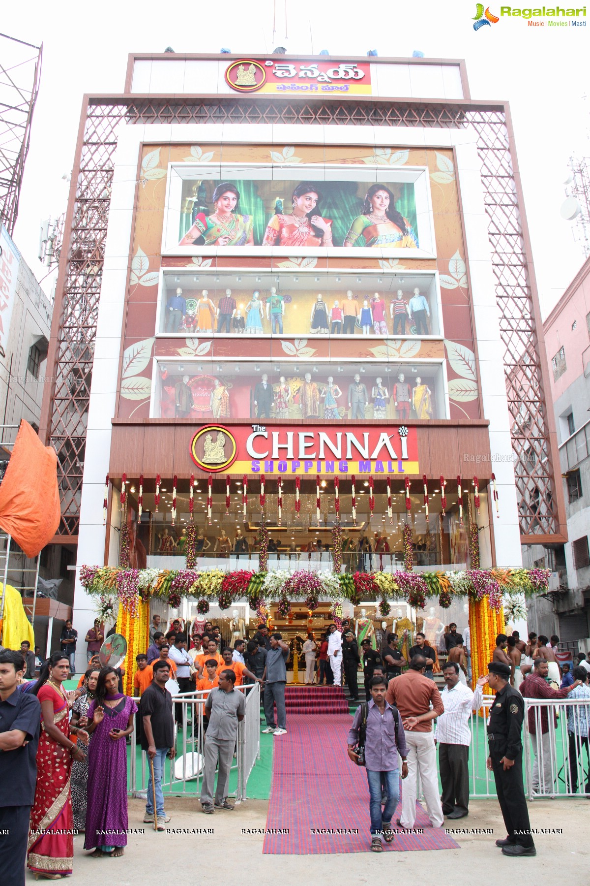 Regina Cassandra launches Chennai Shopping Mall at Kukatpally, Hyderabad