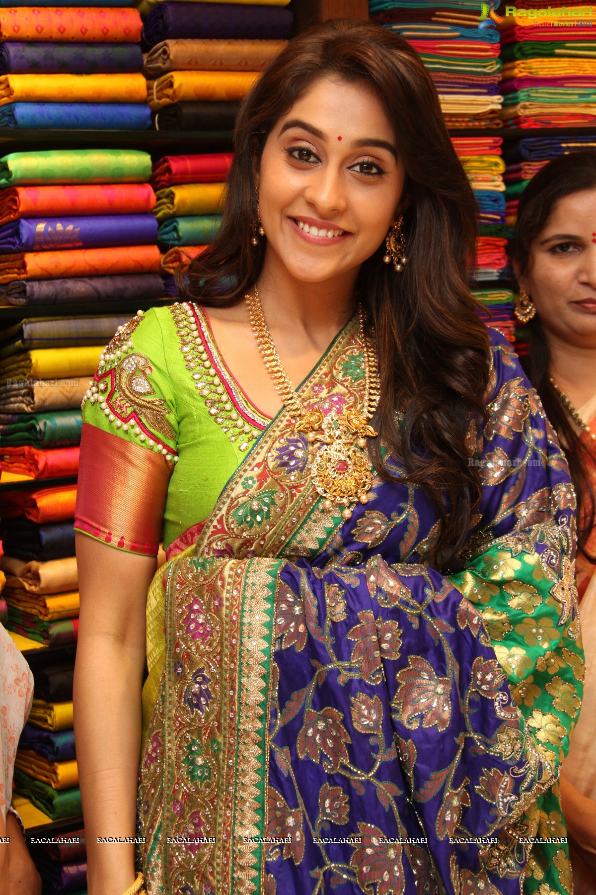 Regina Cassandra launches Chennai Shopping Mall at Kukatpally, Hyderabad