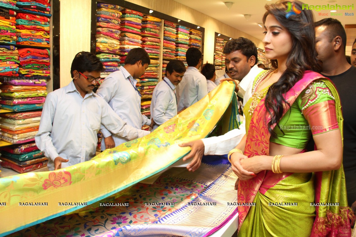 Regina Cassandra launches Chennai Shopping Mall at Kukatpally, Hyderabad