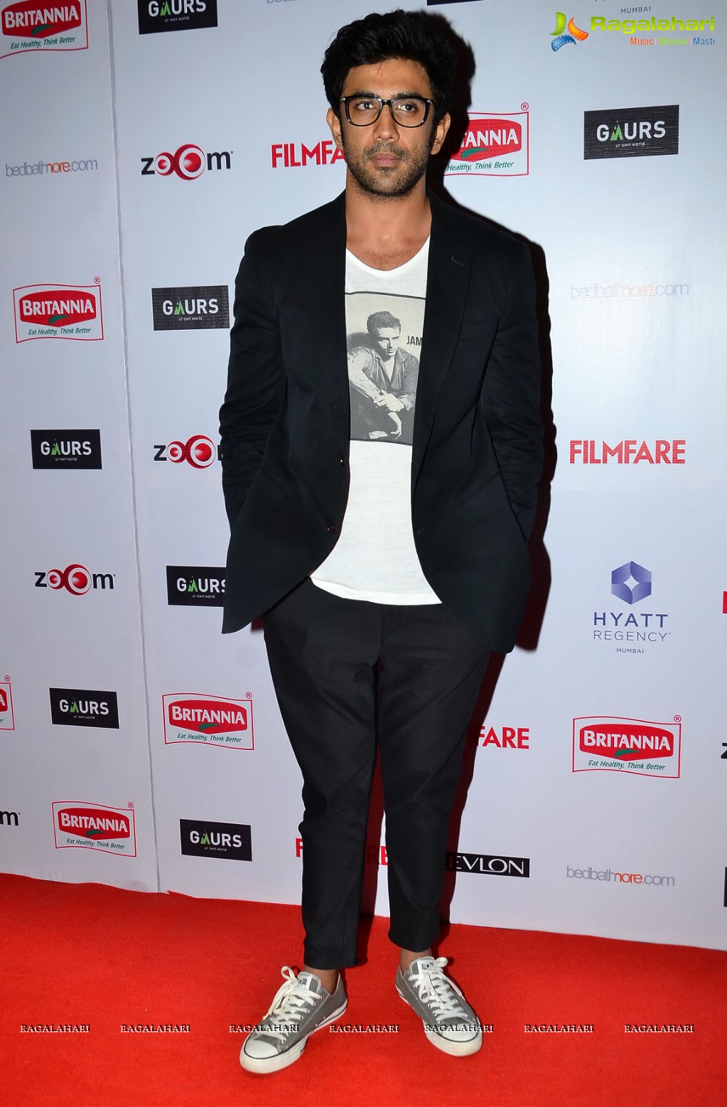 Celebs at the Red Carpet of '60th Britannia Filmfare Awards 2014'