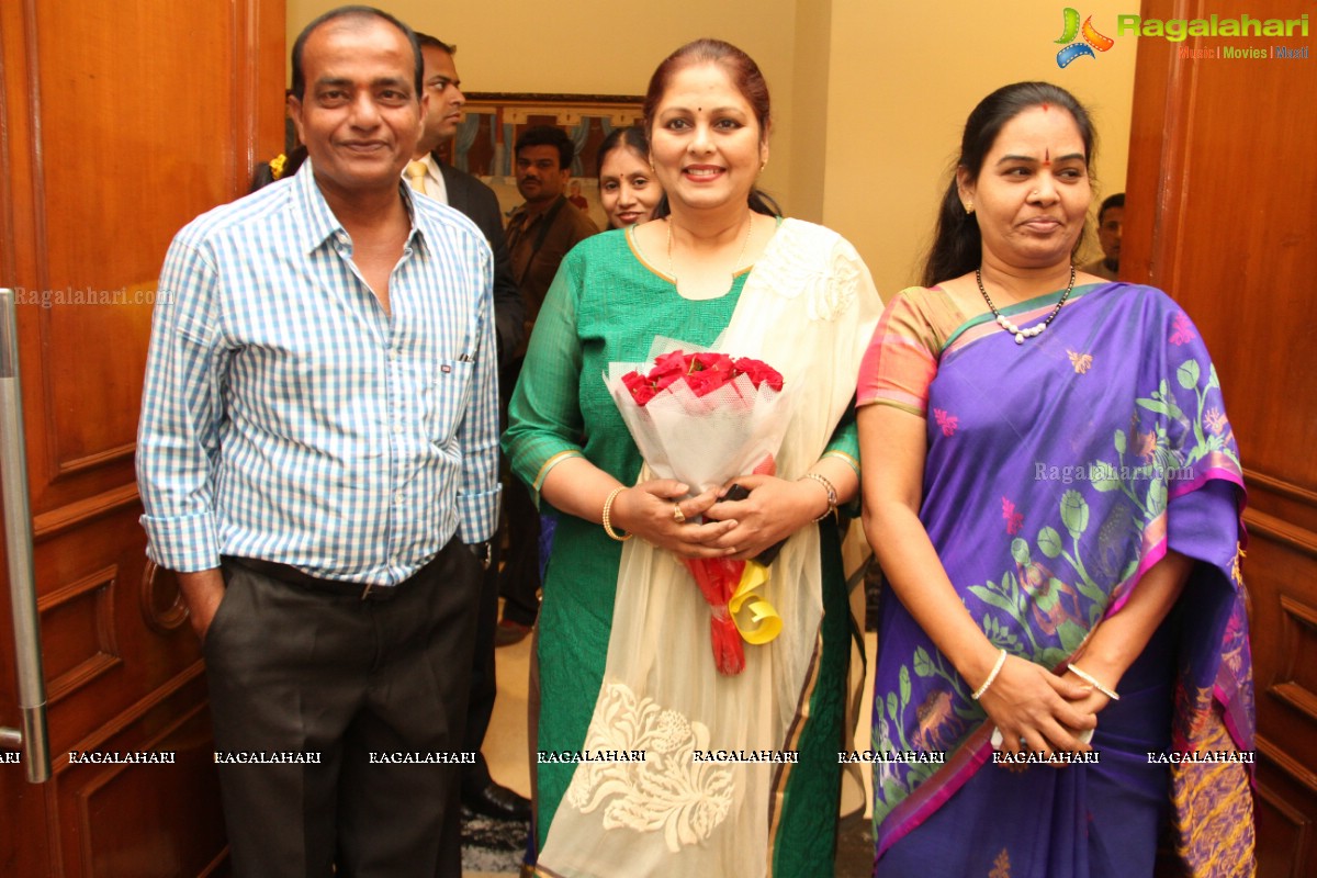 Jayasudha inaugurates Art Exhibition by Hari at Taj Deccan