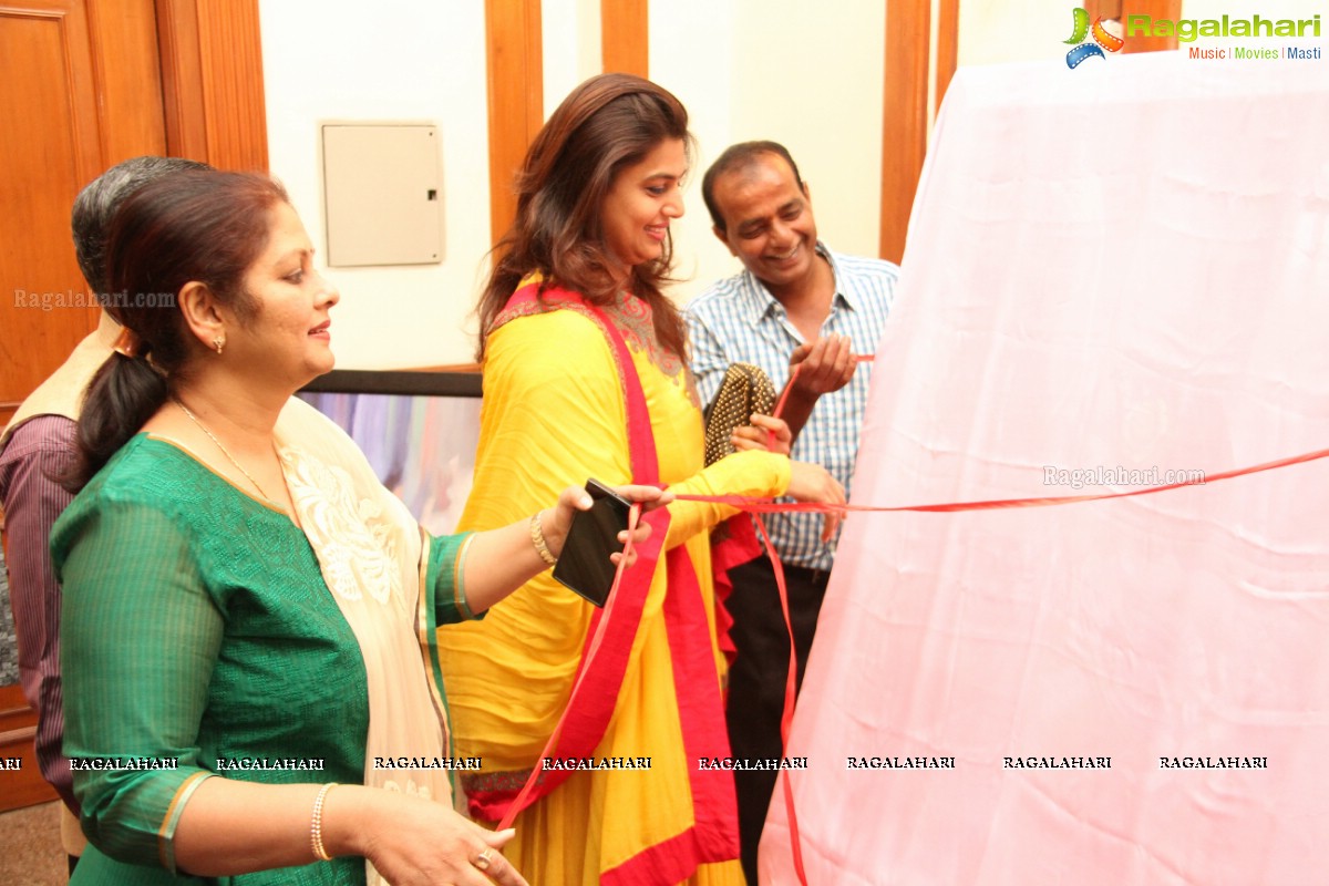 Jayasudha inaugurates Art Exhibition by Hari at Taj Deccan