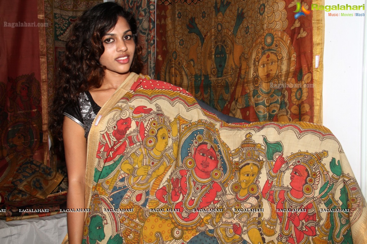 Chaitra launches National Silk Expo 2015 at Sri Sathya Sai Nigamagamam