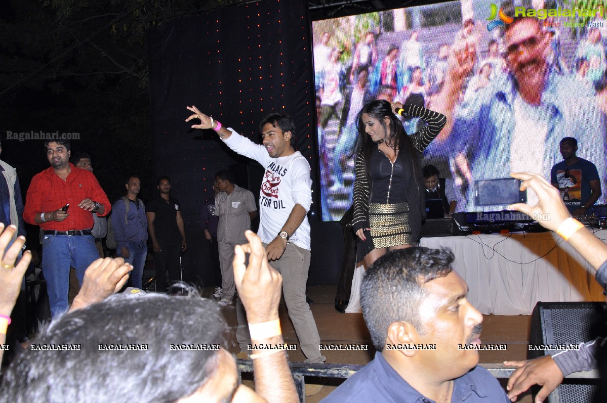 NYE 2015 Celebrations with Poonam Pandey