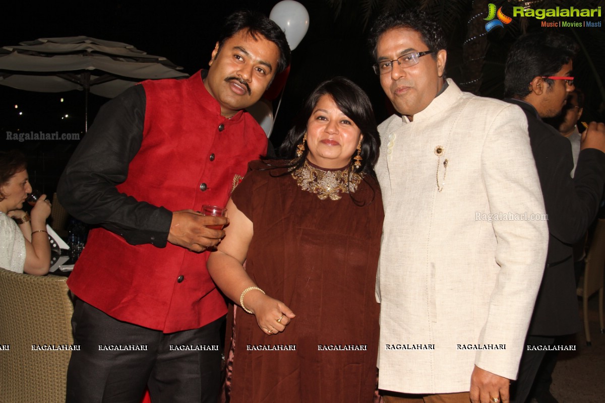 Sashi Nahata-Alok's 25th Wedding Anniversary