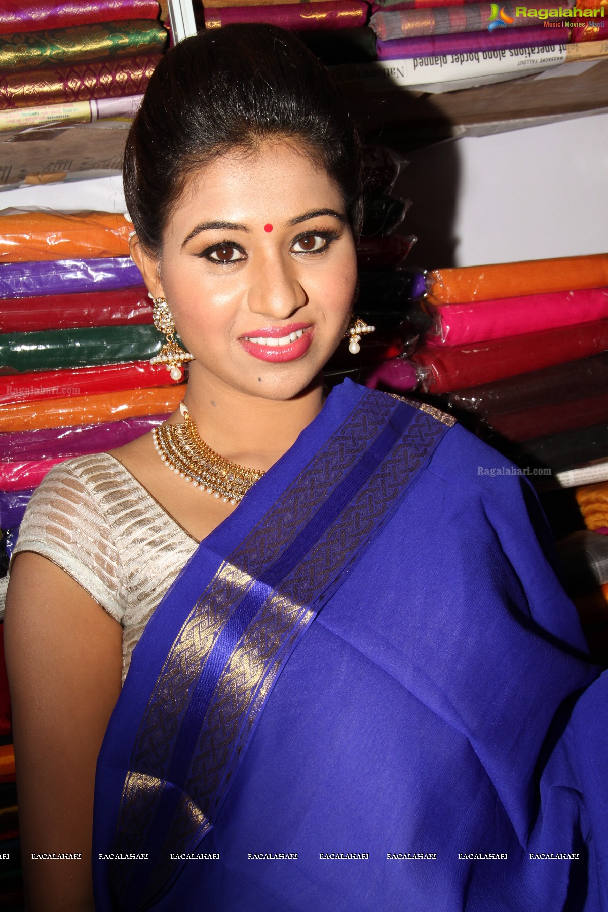 Manali Rathod launches Silk India Expo in Hyderabad