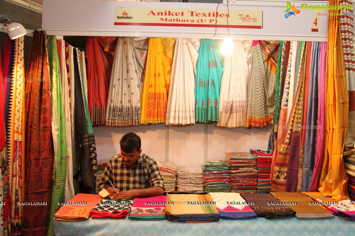 Manali Rathod launches Silk India Expo in Hyderabad