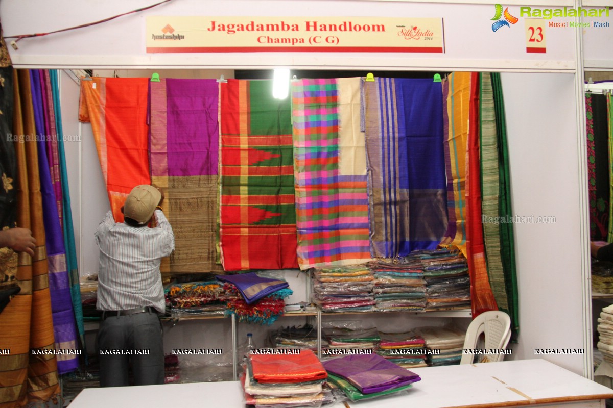 Manali Rathod launches Silk India Expo in Hyderabad