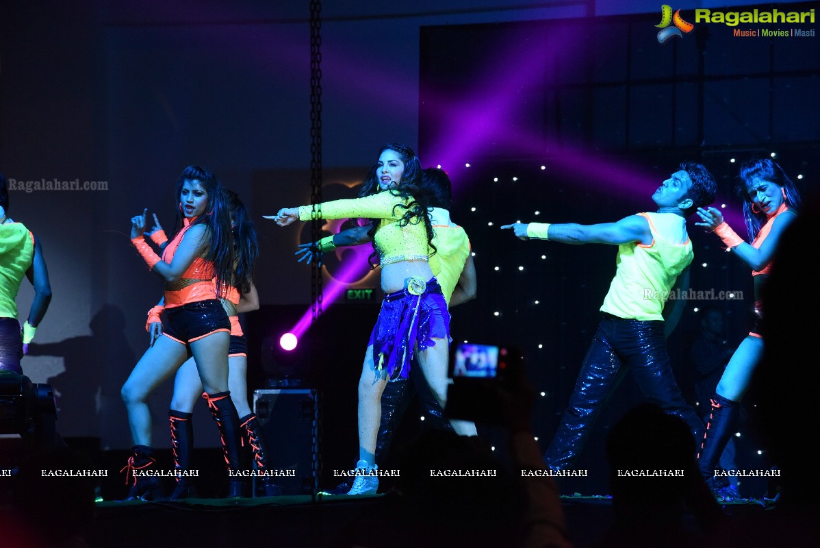 Sunny Leone NYE 2015 Celebrations in Hyderabad