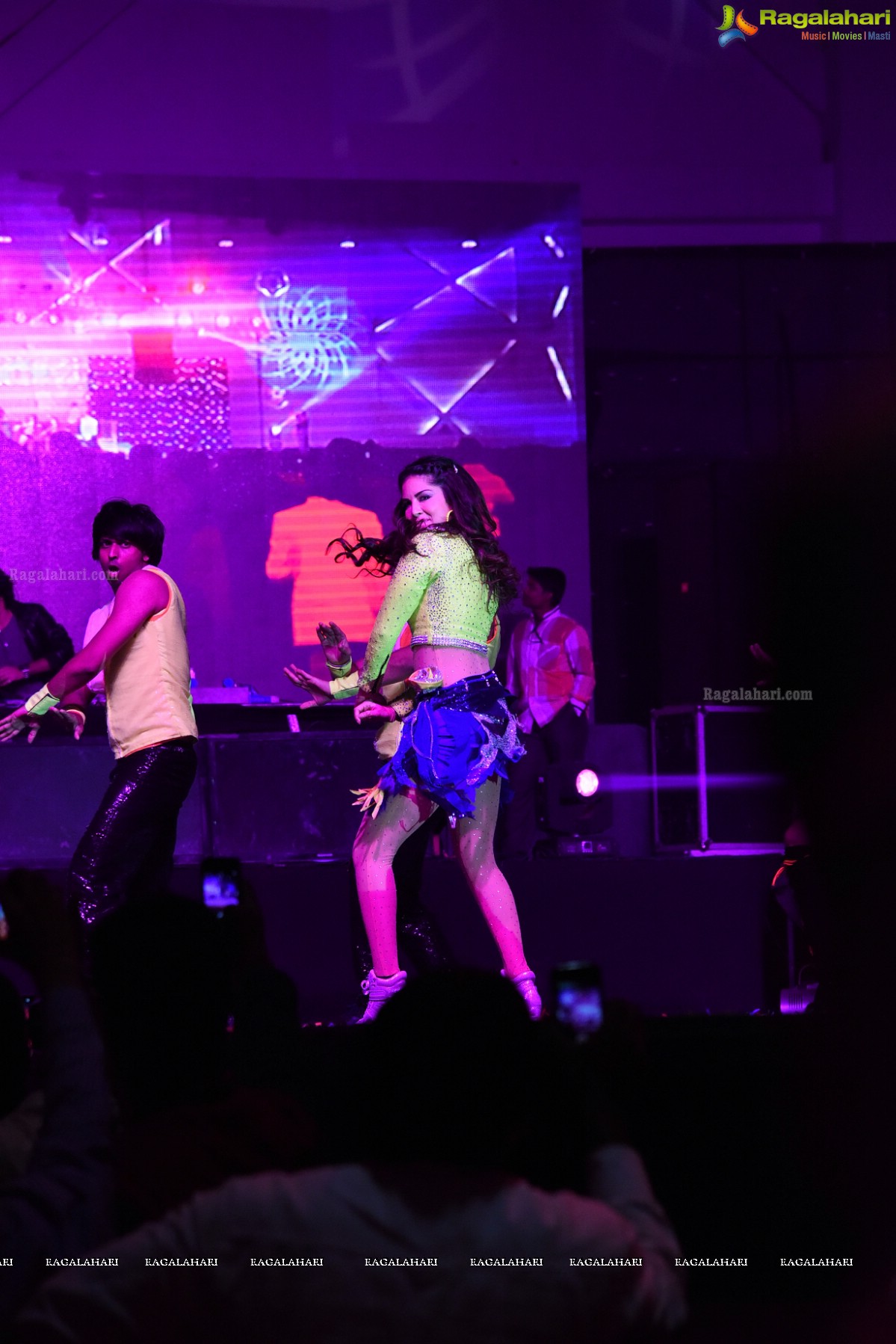 Sunny Leone NYE 2015 Celebrations in Hyderabad