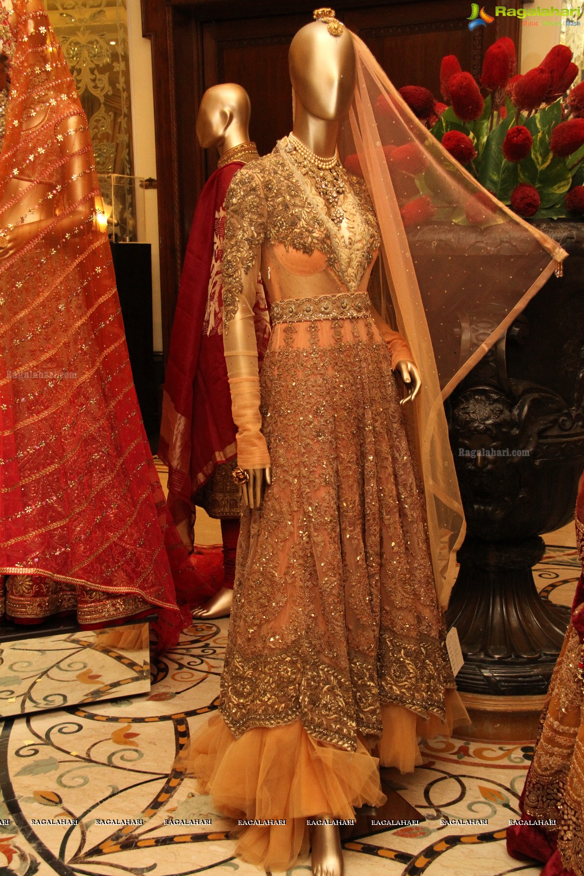 Tarun Tahiliani's Specially Curated Fashion Show 2015