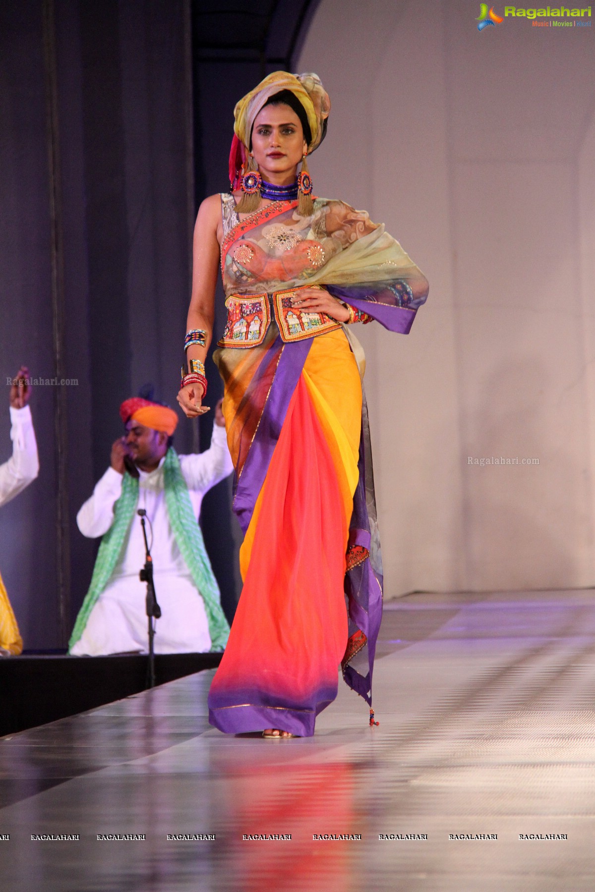 Tarun Tahiliani's Specially Curated Fashion Show 2015