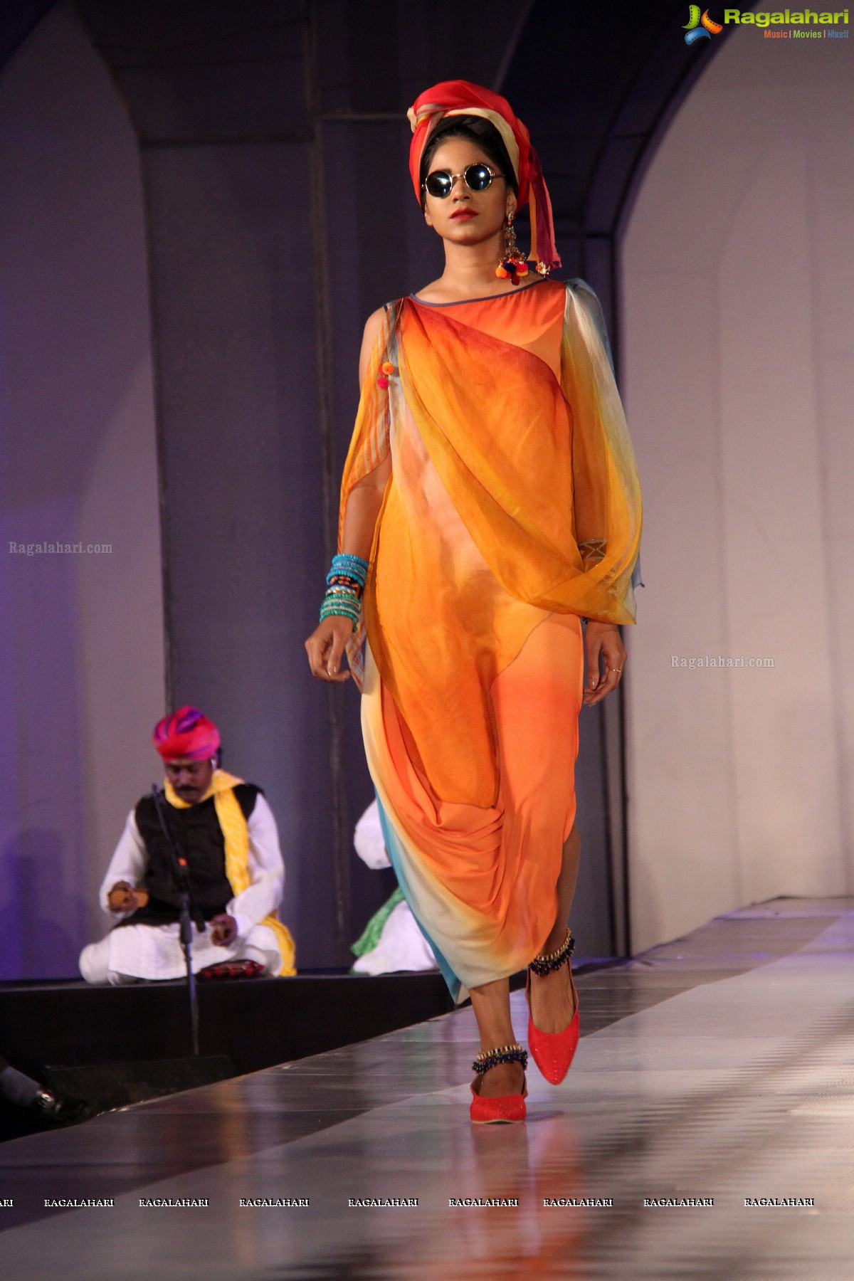 Tarun Tahiliani's Specially Curated Fashion Show 2015