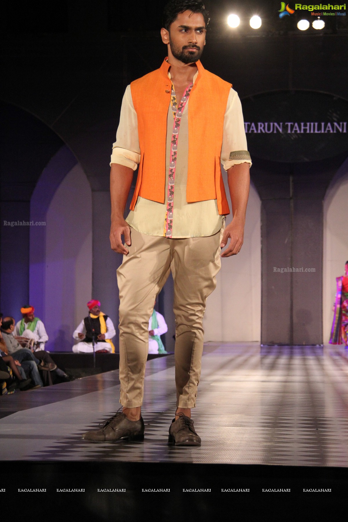 Tarun Tahiliani's Specially Curated Fashion Show 2015