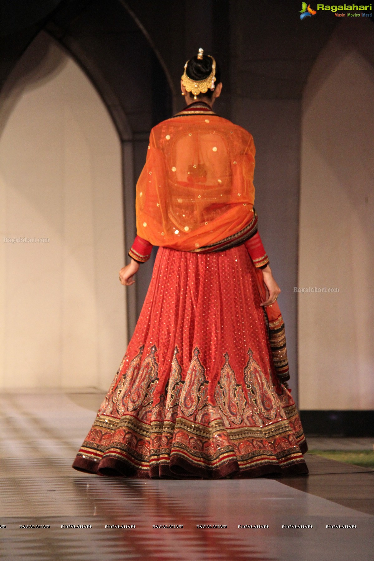 Tarun Tahiliani's Specially Curated Fashion Show 2015