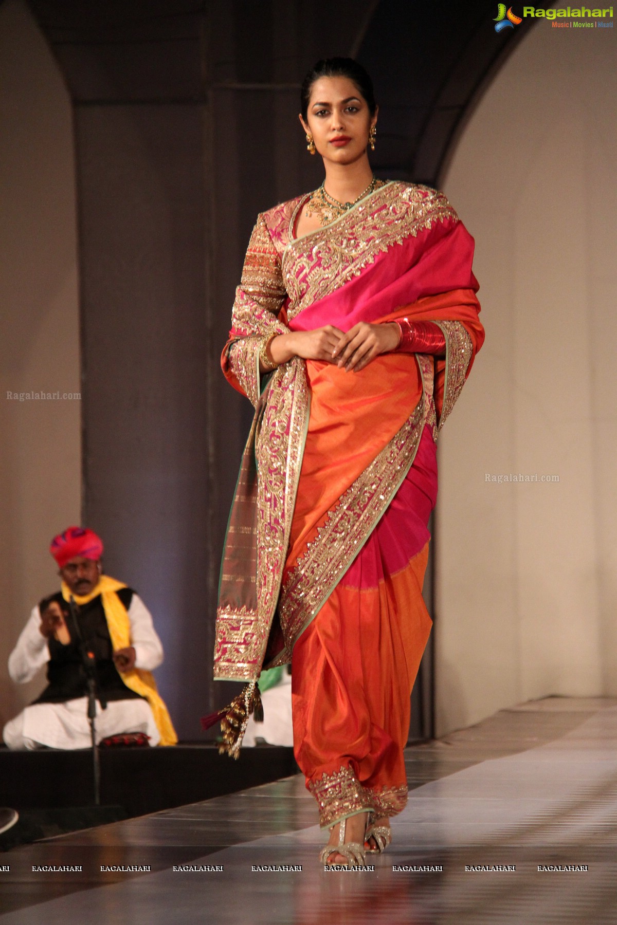 Tarun Tahiliani's Specially Curated Fashion Show 2015