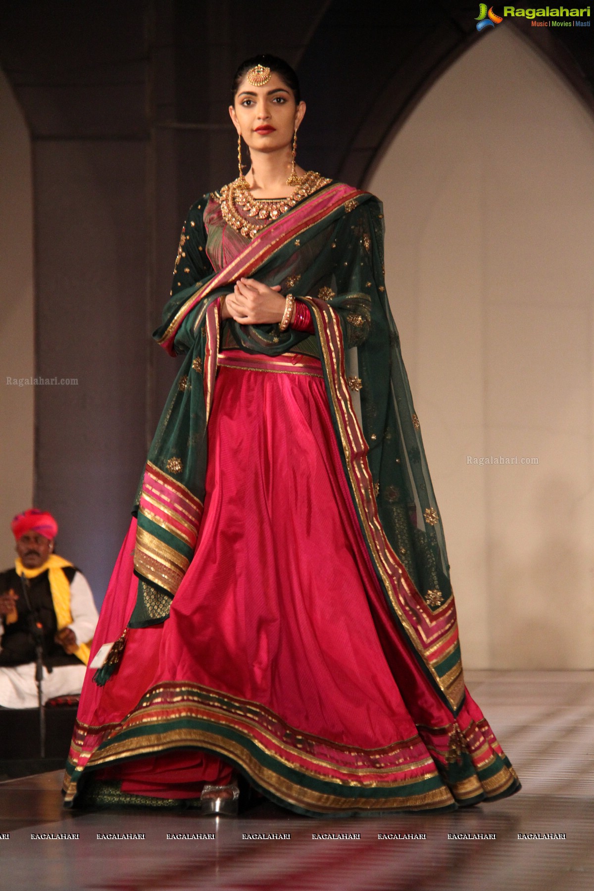 Tarun Tahiliani's Specially Curated Fashion Show 2015