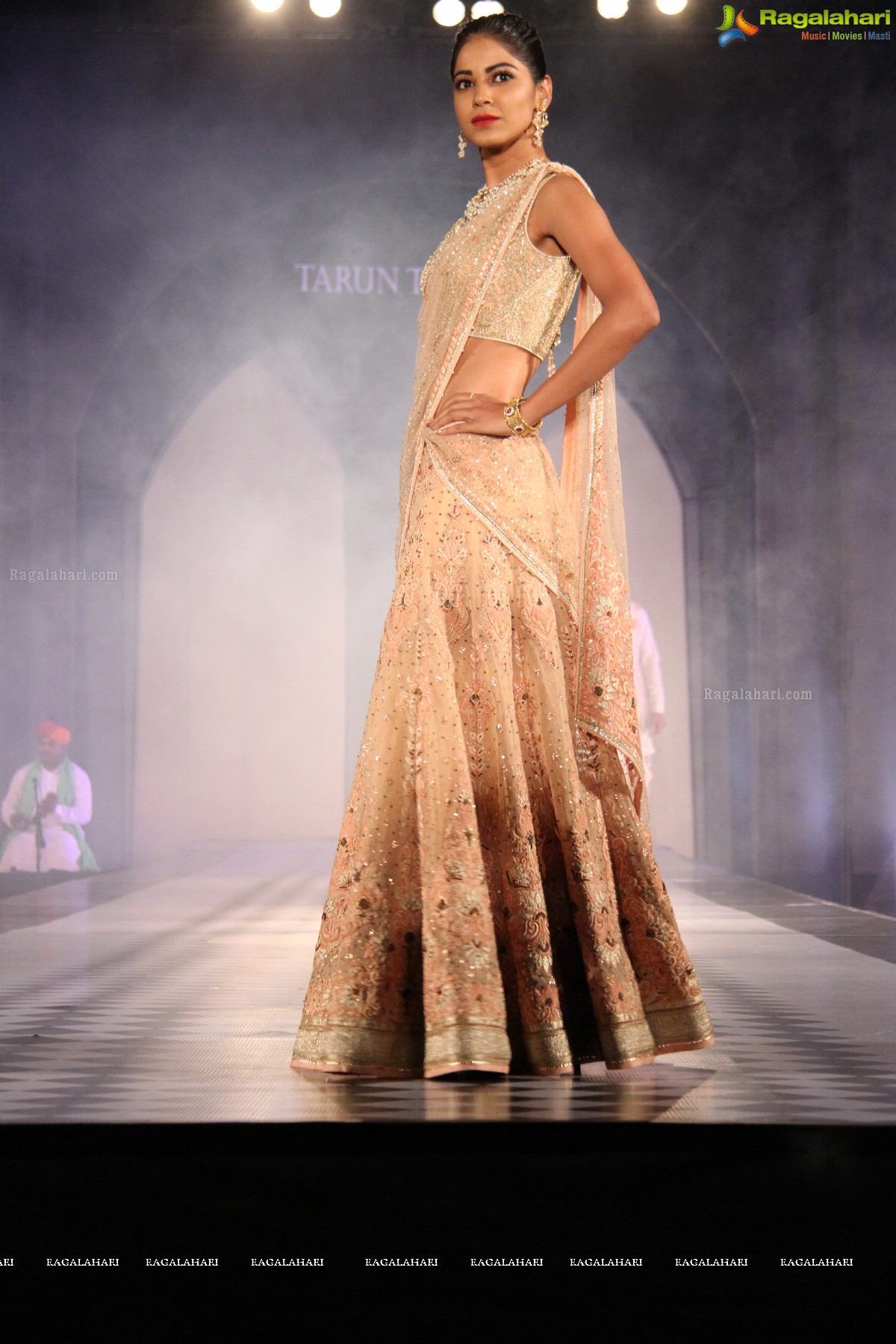 Tarun Tahiliani's Specially Curated Fashion Show 2015