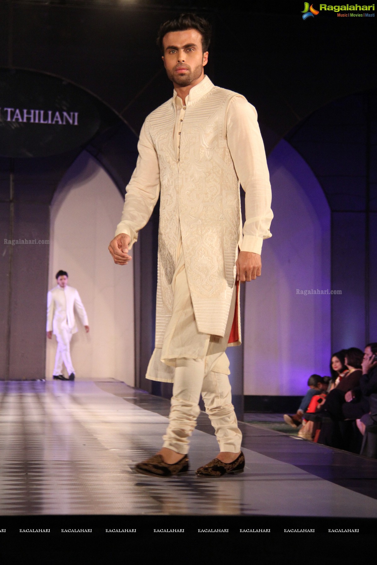 Tarun Tahiliani's Specially Curated Fashion Show 2015