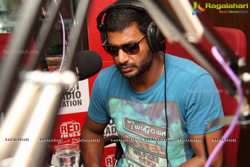 Vishal at 93.5 Red FM