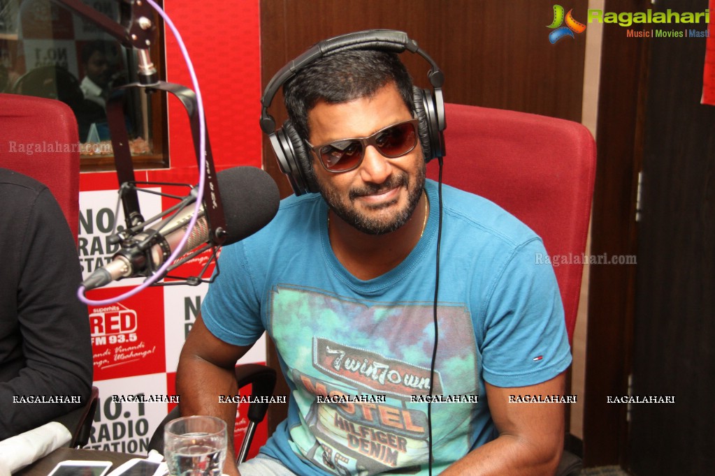 Vishal at 93.5 Red FM