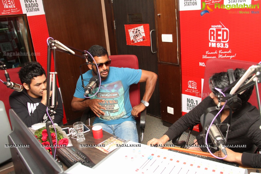 Vishal at 93.5 Red FM