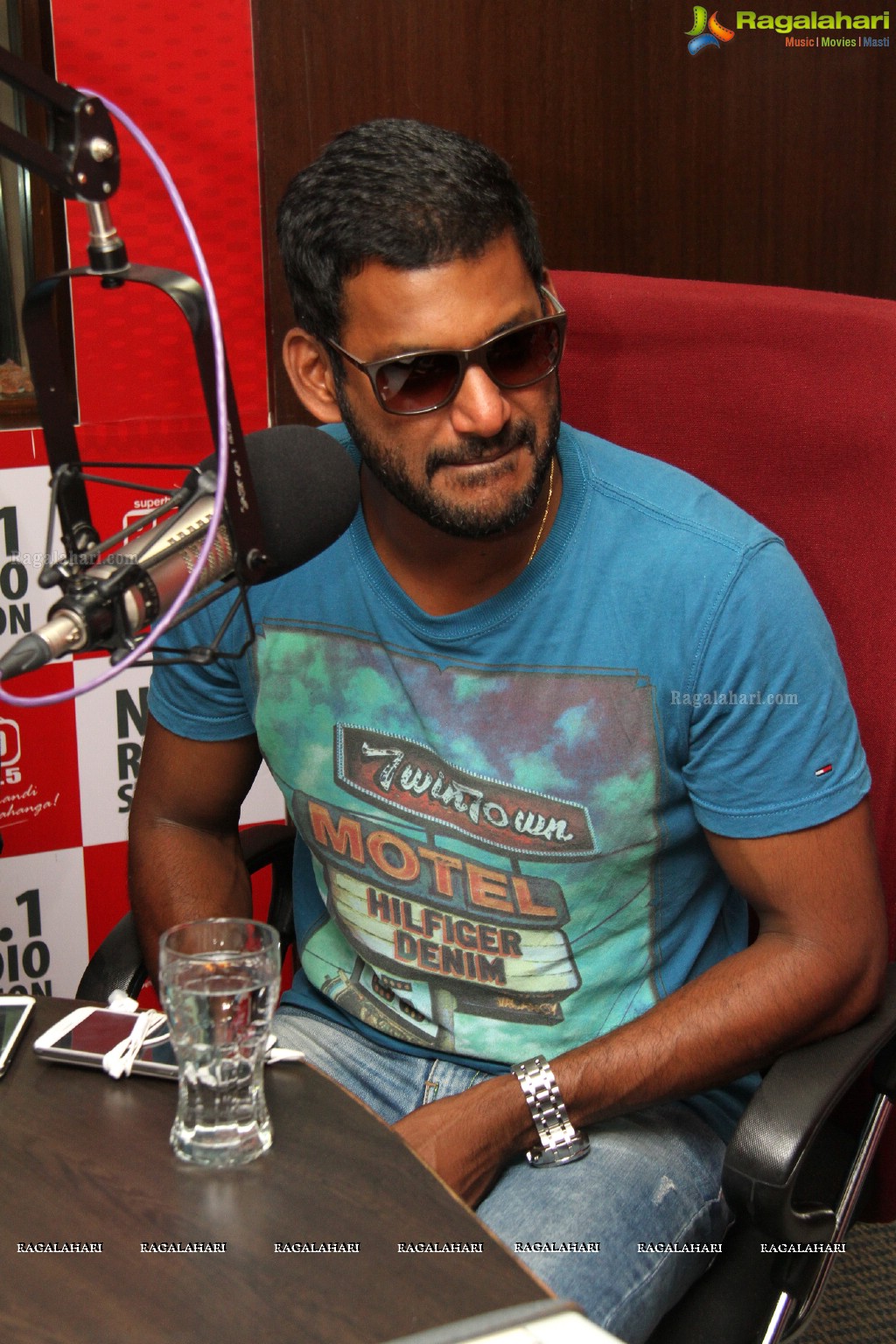 Vishal at 93.5 Red FM