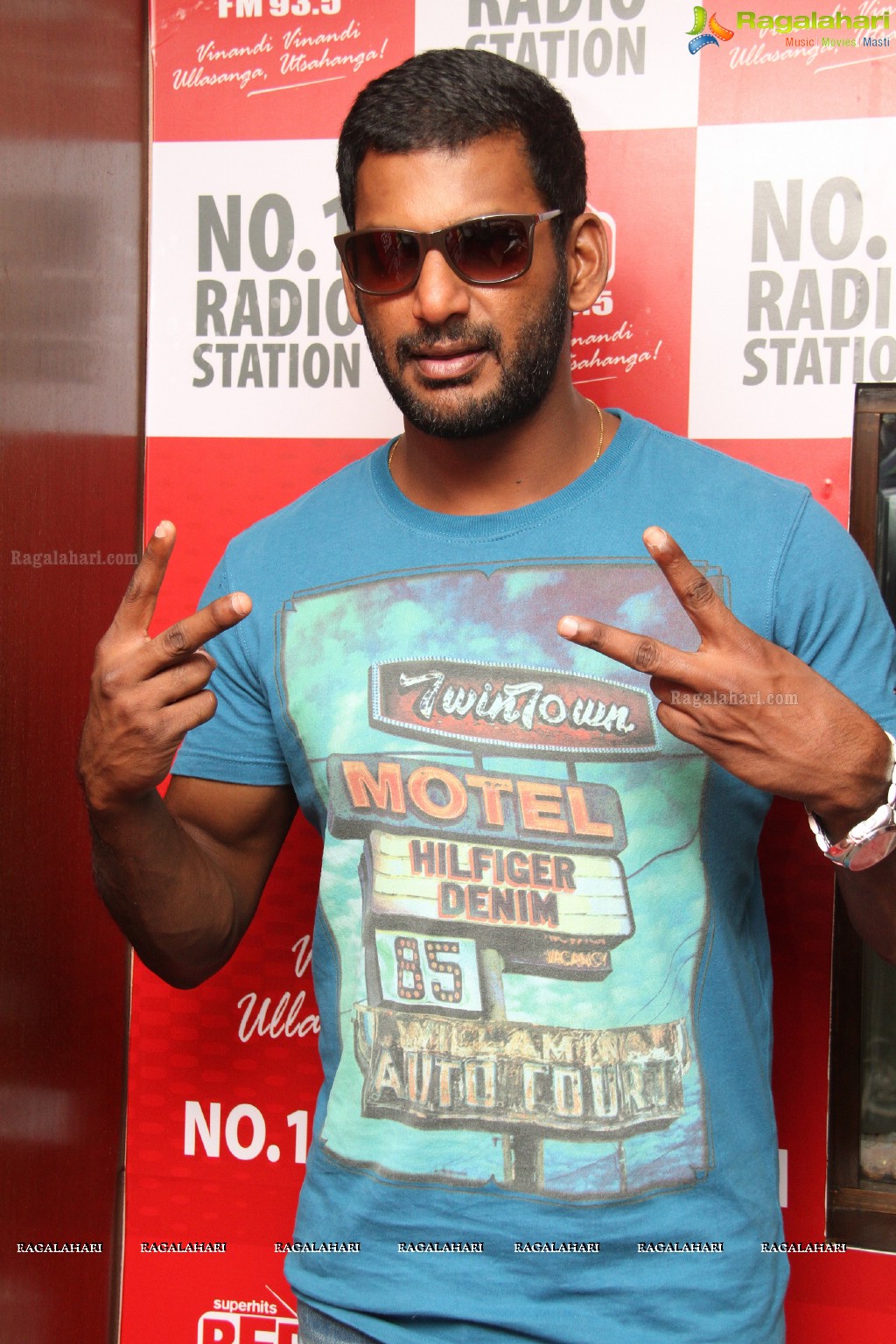 Vishal at 93.5 Red FM