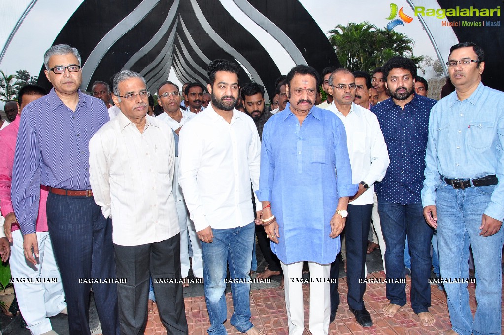 Nandamuri Family Members at NTR Ghat