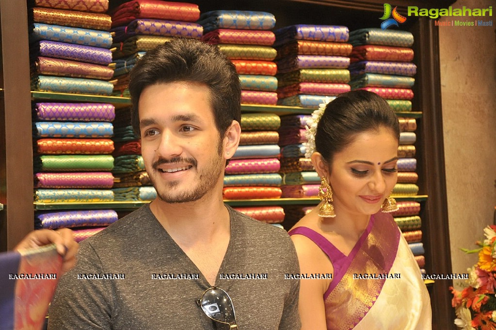 Akhil and Rakul Preet Singh launches South India Shopping Mall, Hyderabad