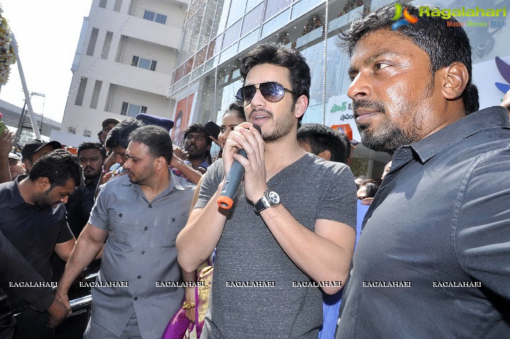 Akhil and Rakul Preet Singh launches South India Shopping Mall, Hyderabad