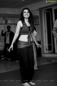 Meher Mallik Belly Dance Photos