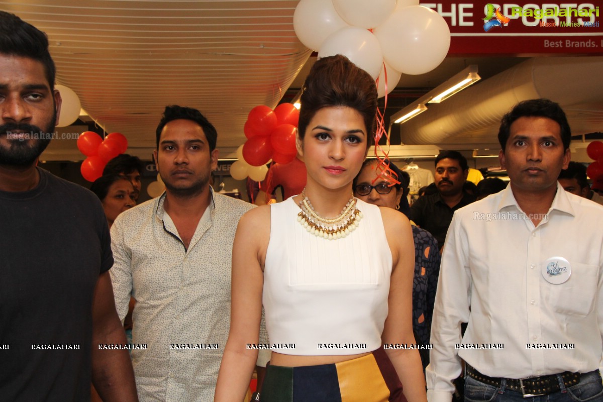 Shraddha Das launches Brand Factory 10th Store in Hyderabad