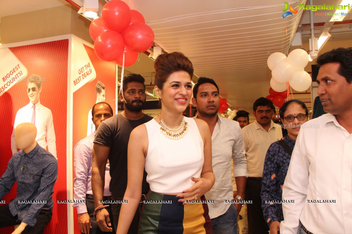 Shraddha Das launches Brand Factory 10th Store in Hyderabad