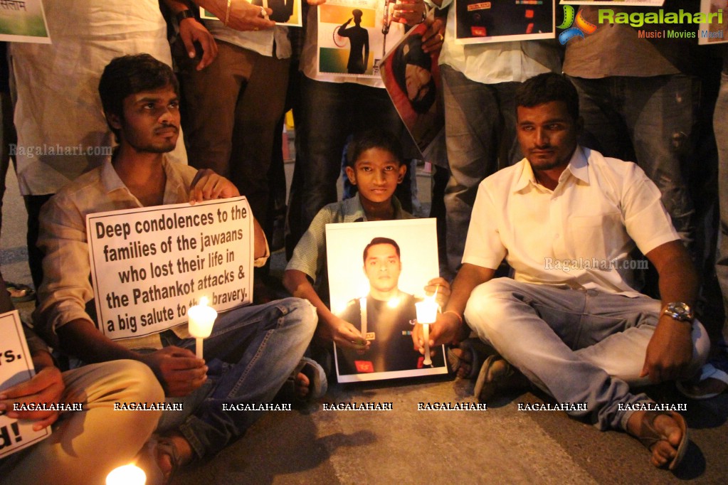 Candlelight March to Pay Tributes to Pathankot Martyrs