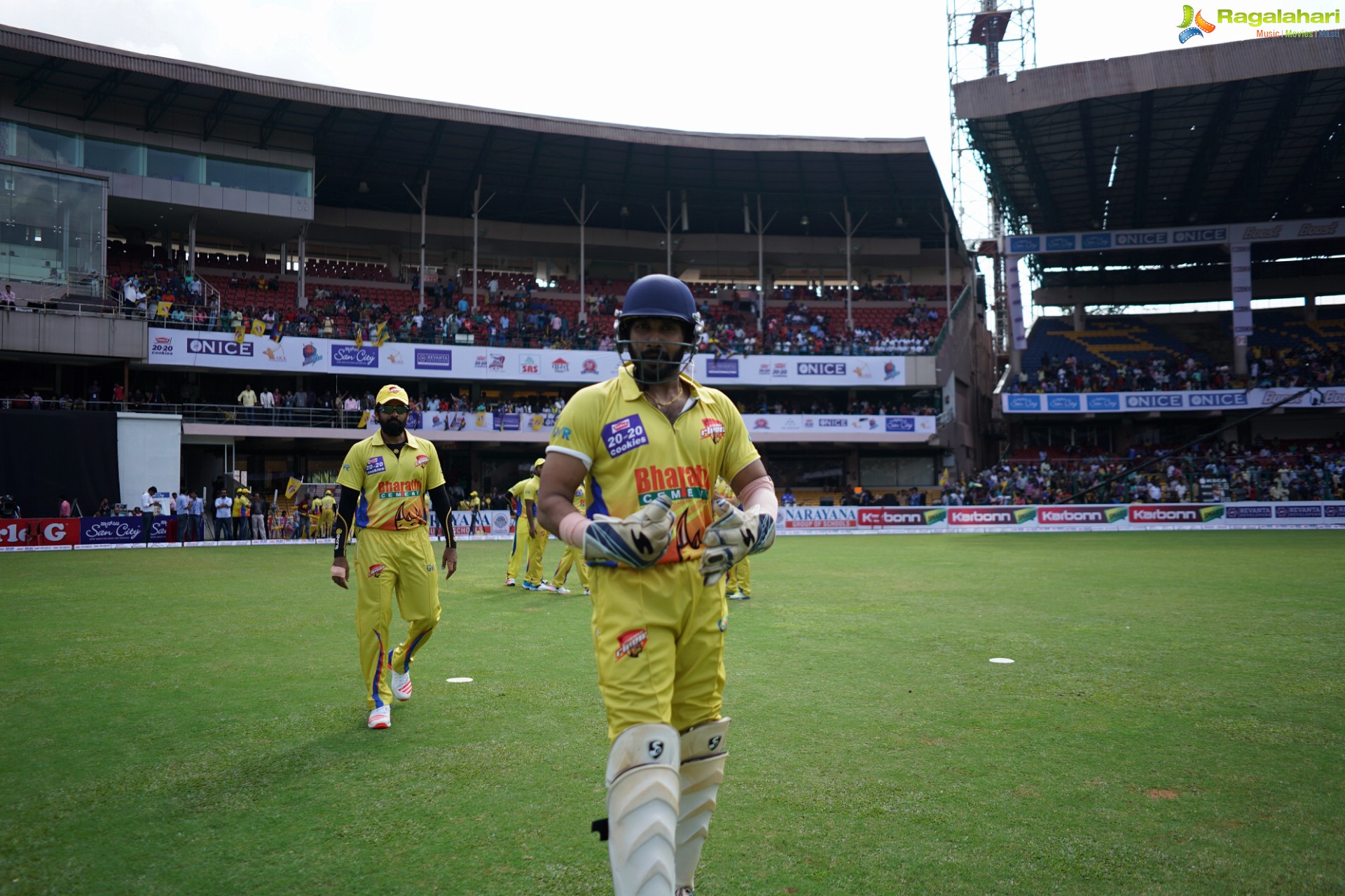 CCL 6 - Karnataka Bulldozers Vs Chennai Rhinos