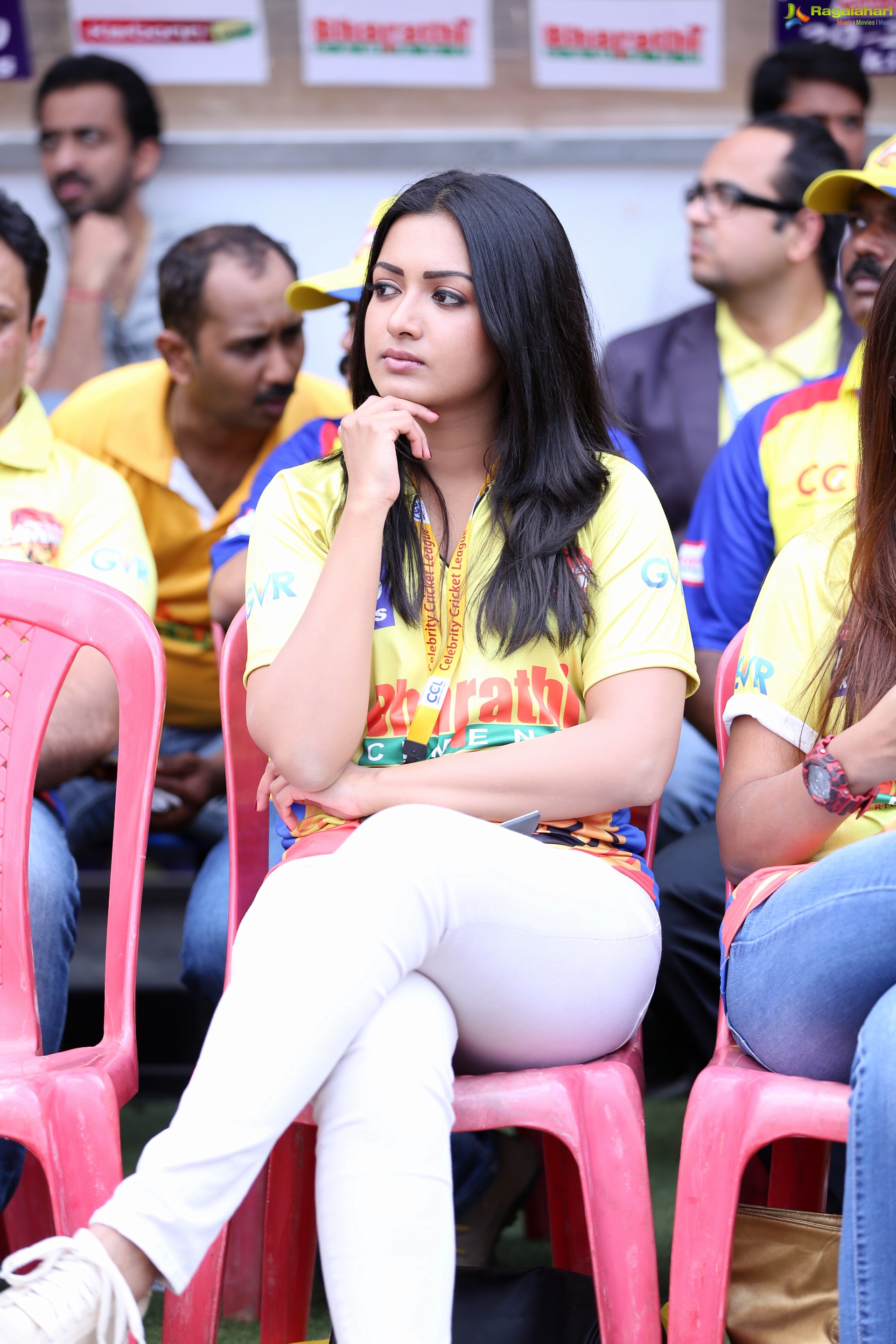 CCL 6 - Karnataka Bulldozers Vs Chennai Rhinos