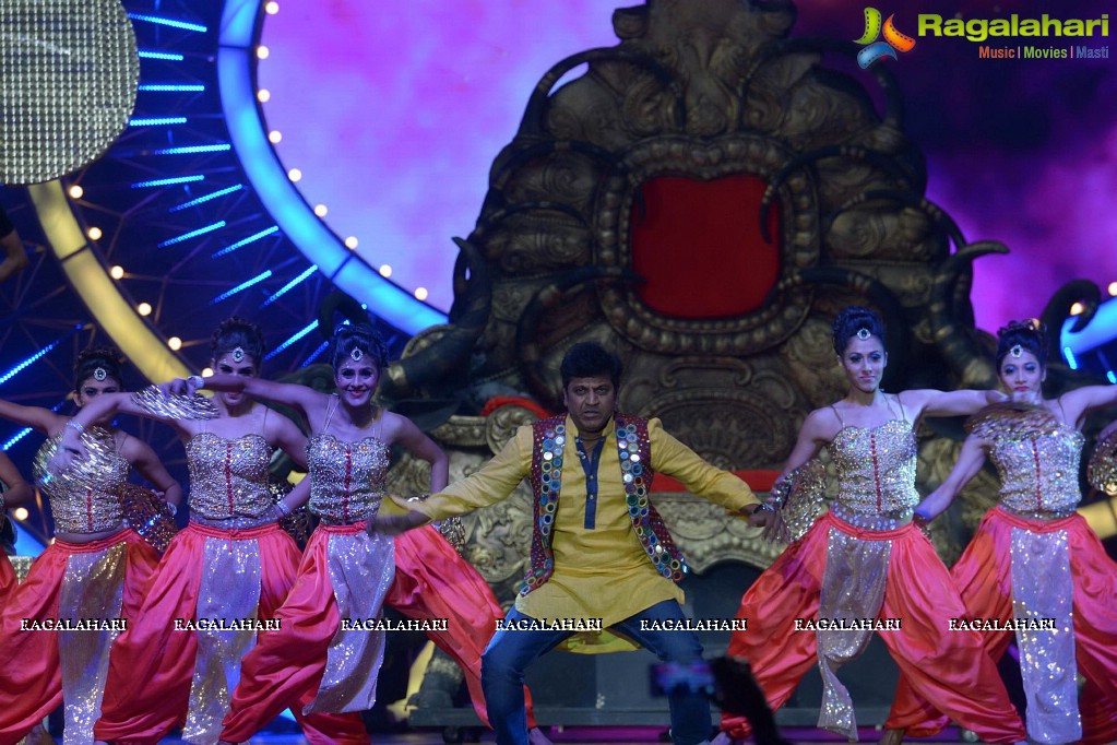 Celebs Performance at IIFA Utsavam 2016