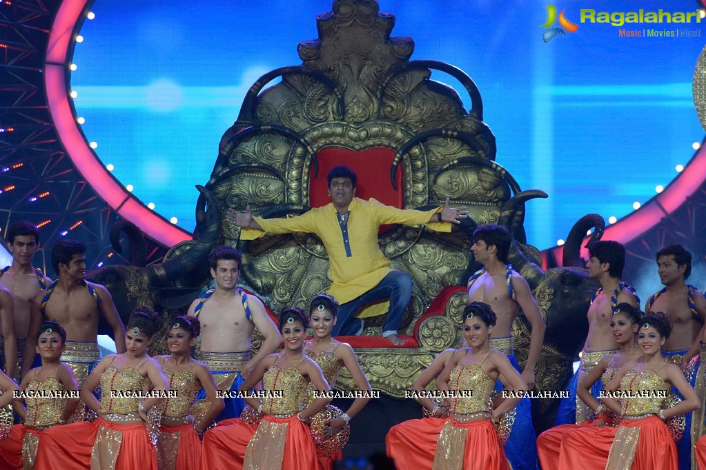 Celebs Performance at IIFA Utsavam 2016