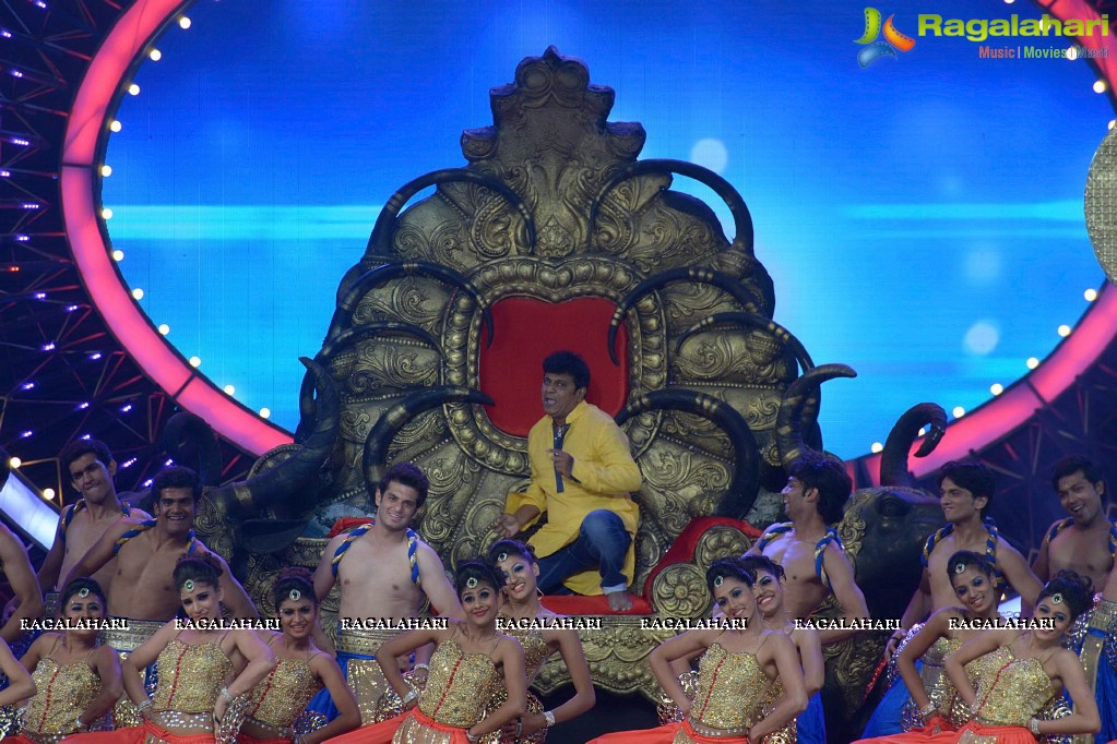 Celebs Performance at IIFA Utsavam 2016