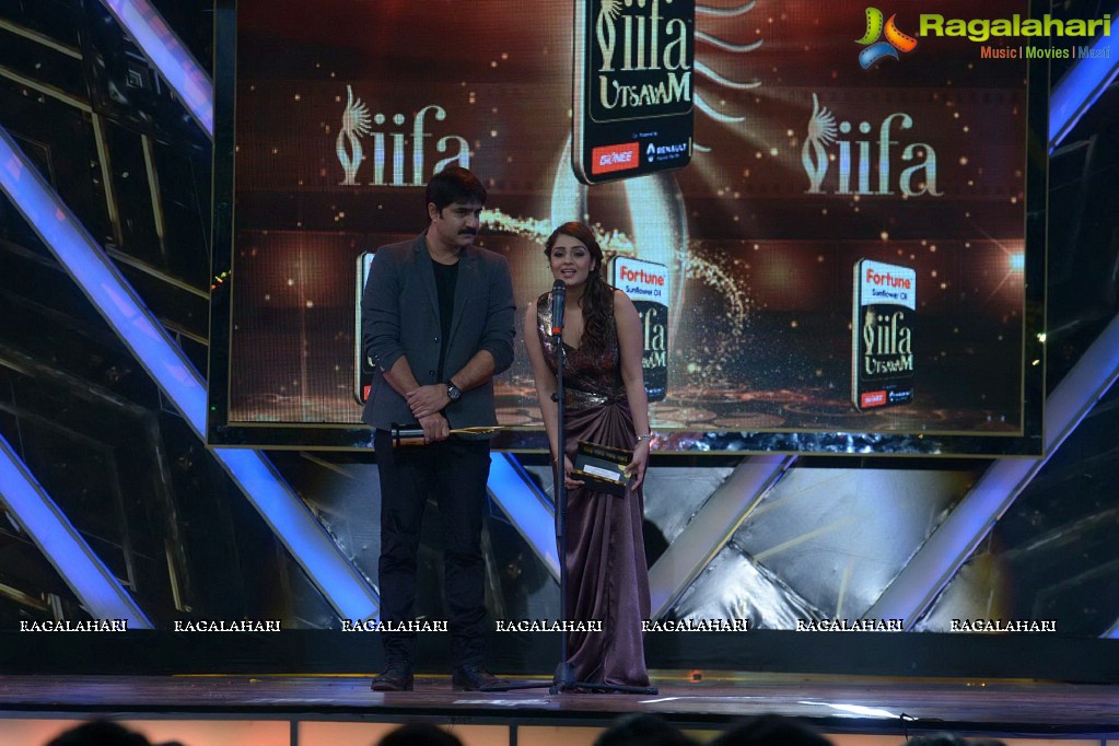 Celebs Performance at IIFA Utsavam 2016