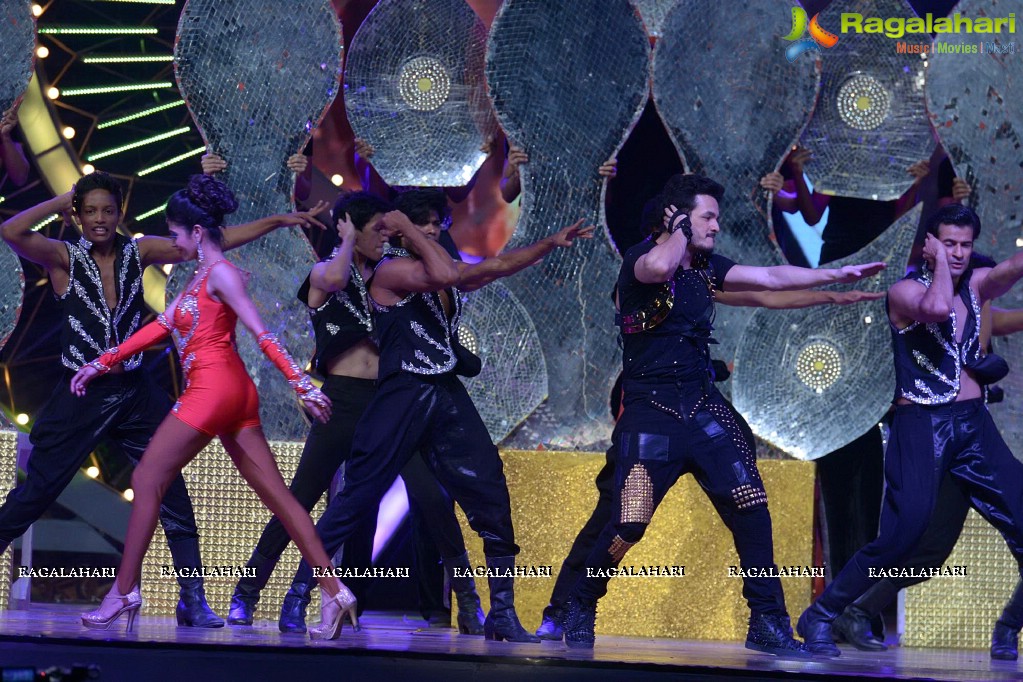 Celebs Performance at IIFA Utsavam 2016