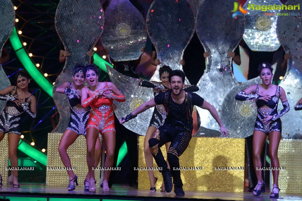 Celebs Performance at IIFA Utsavam 2016