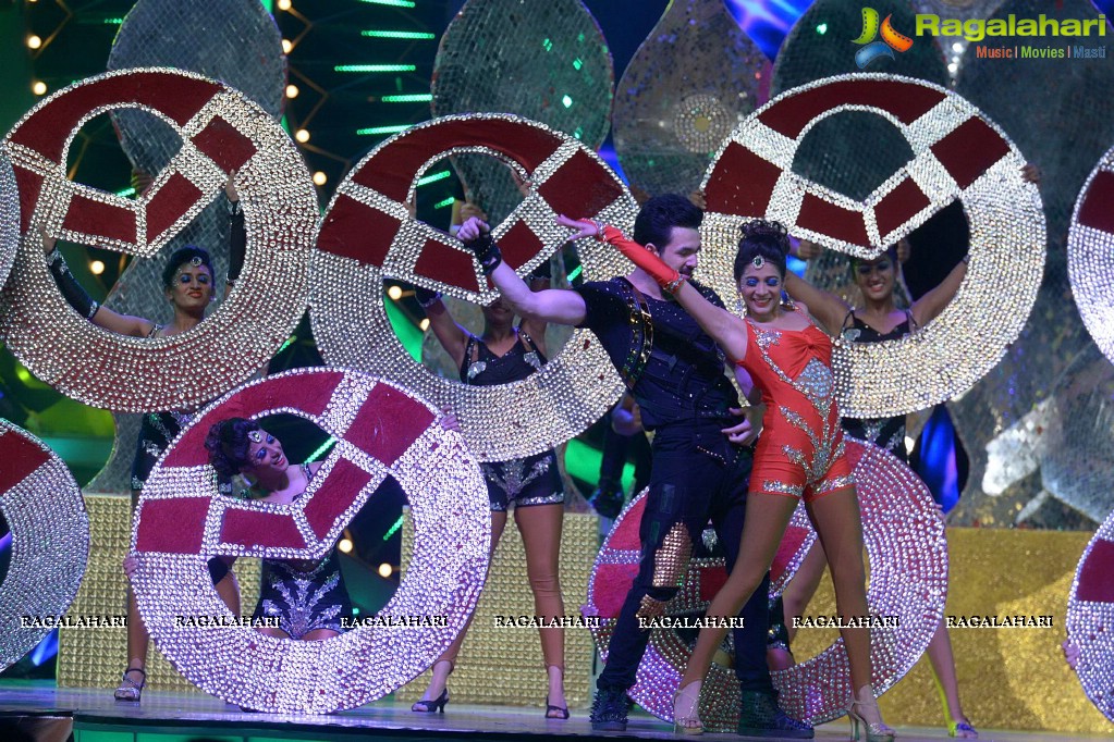 Celebs Performance at IIFA Utsavam 2016